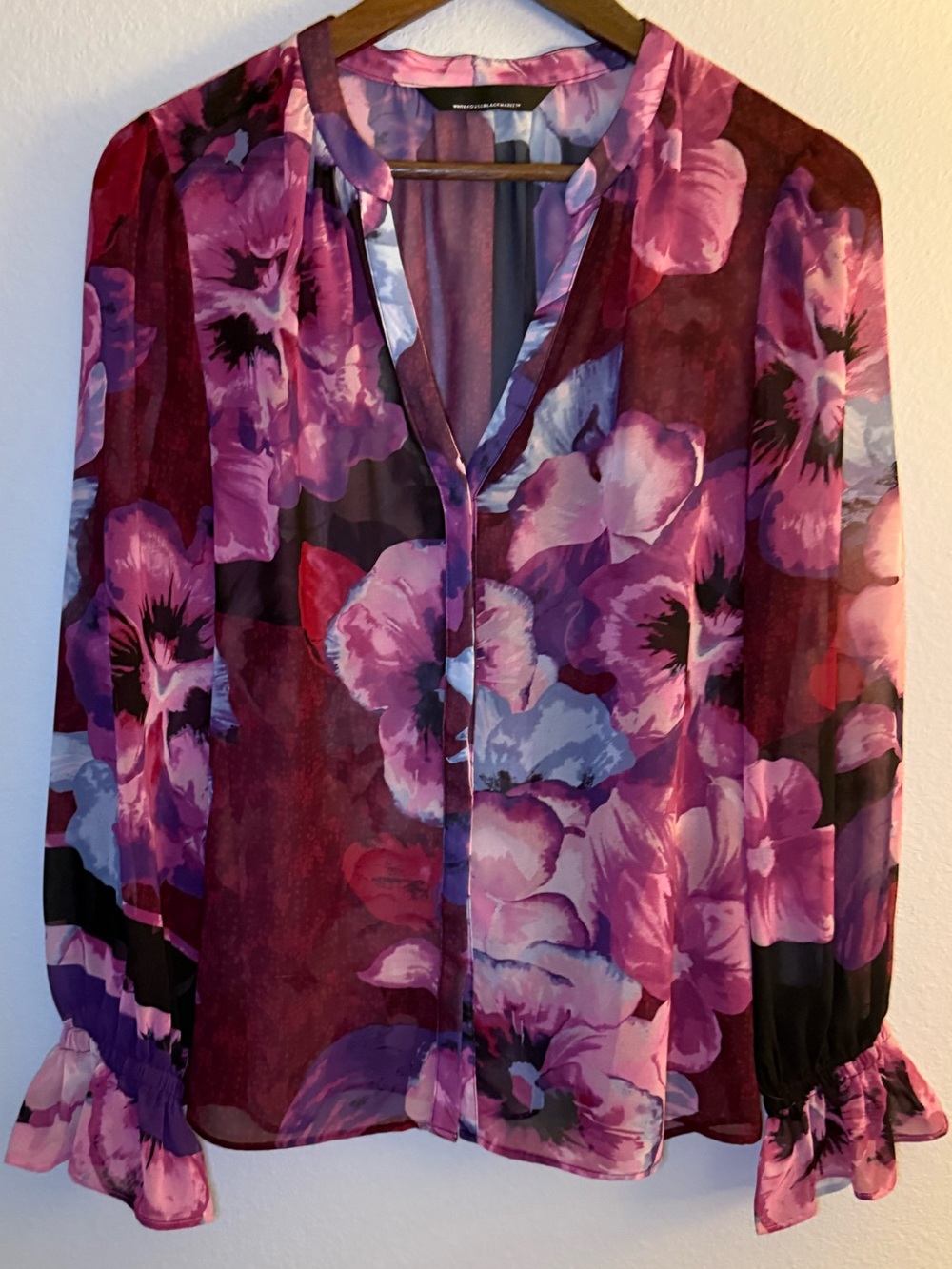 White House Black Market Pink and Purple Floral V-Neck Blouse